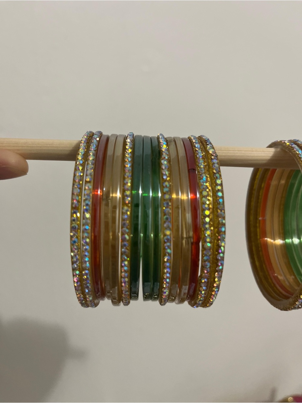 Multicolor Glass bangles set - Picture 4 of 4